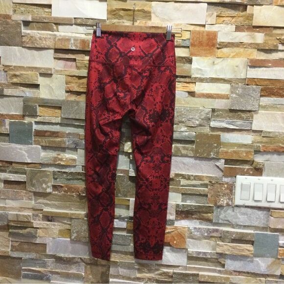 LULULEMON ATHLETICA Sport Capris - Picture 3 of 6